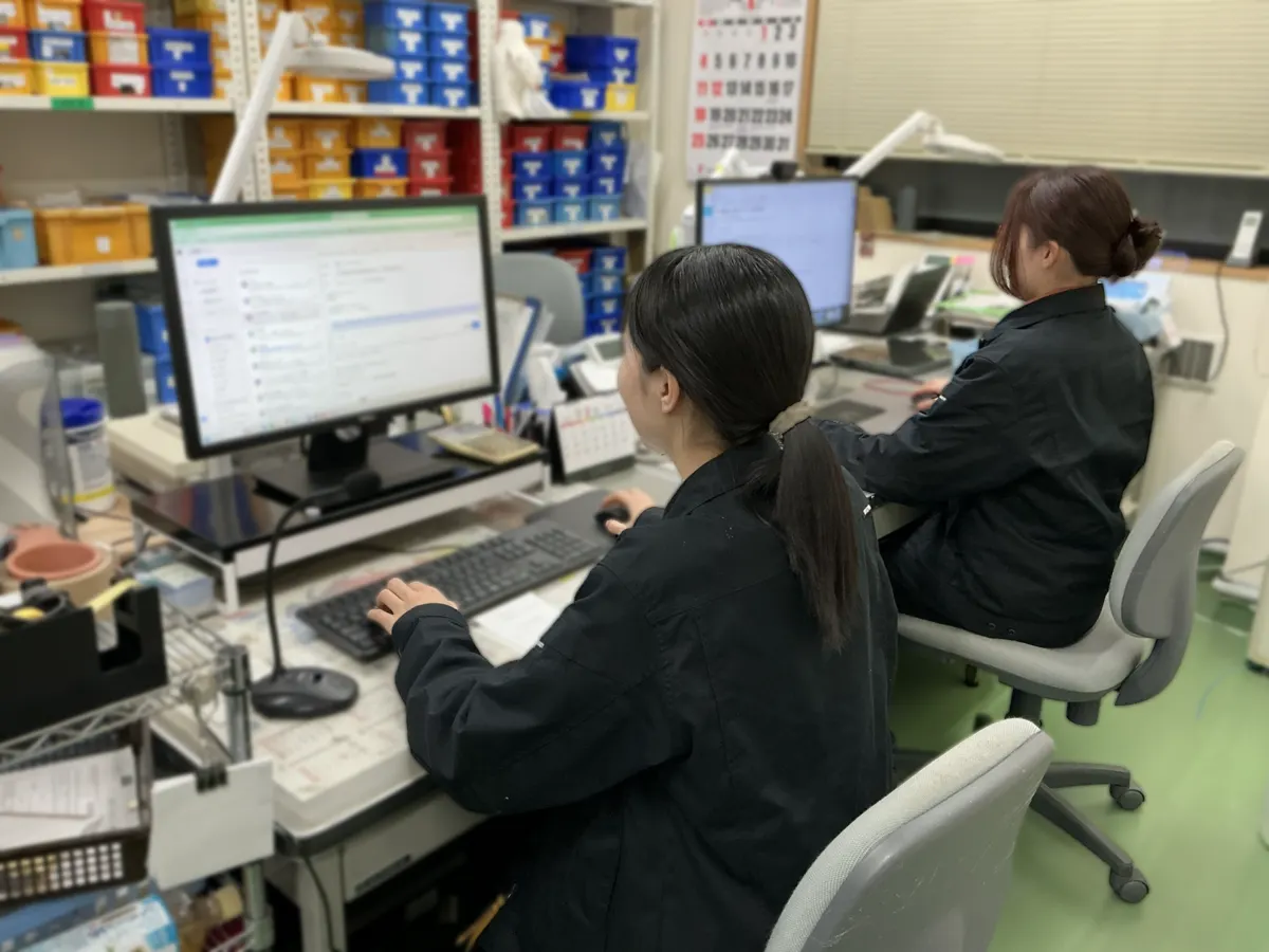 事務作業の風景